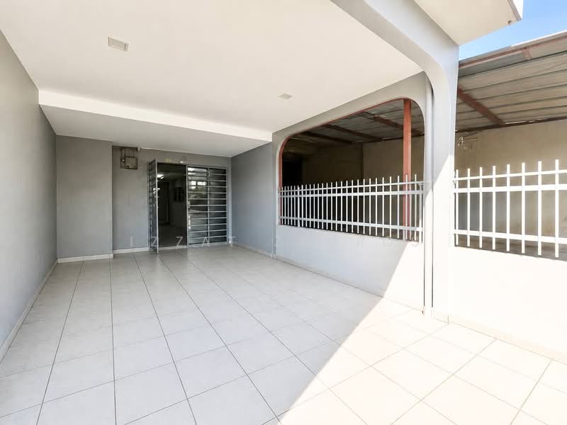 Rumah Teres 2-Tingkat untuk Dijual di Kampung Tasik Tambahan (Ampang) - Izzat Zamros - PropertyGuru.com.my