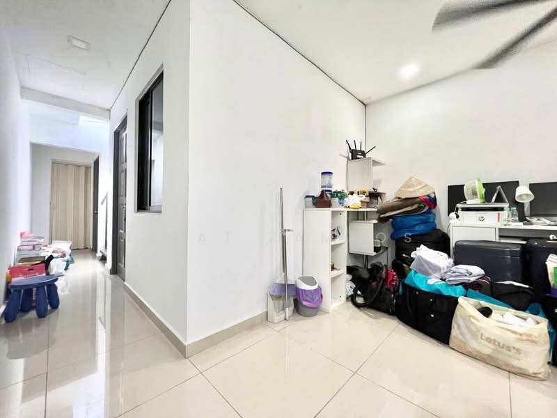 Rumah Teres 2-Tingkat untuk Dijual di Kampung Tasik Tambahan (Ampang) - Izzat Zamros - PropertyGuru.com.my