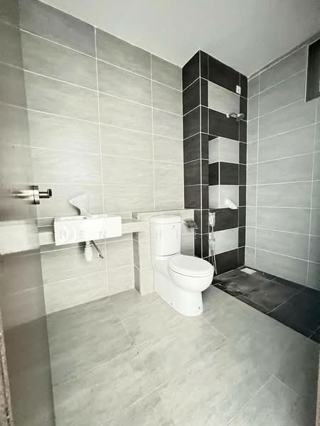 Service Residence for Rent at 8Scape Residence @ Sutera - Chen Shieh Yu - Bathroom - PropertyGuru.com.my