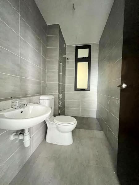 Service Residence for Rent at 8Scape Residence @ Sutera - Chen Shieh Yu - Bathroom - PropertyGuru.com.my