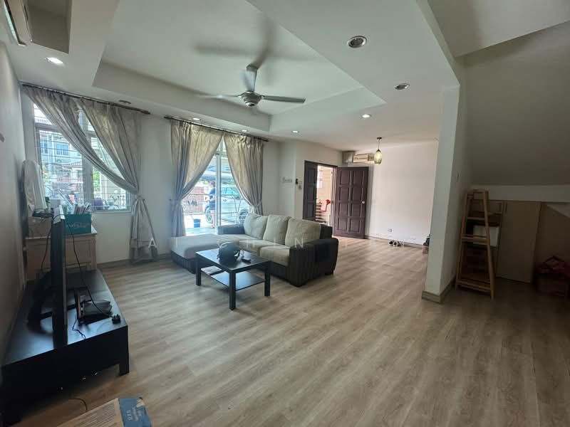 2-storey Terraced House for Sale in Setia Impian (Setia Alam) - Ai Chin Tan - Living Room - PropertyGuru.com.my