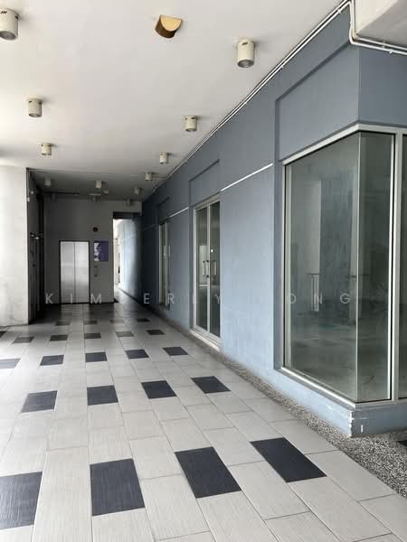 Shop / Office untuk Dijual di Sungai Besi (Kuala Lumpur) - Kimberly Hong - Corridor - PropertyGuru.com.my