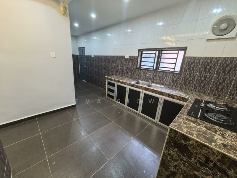 Rumah Teres 1-Tingkat untuk Dijual di Taman Ungku Tun Aminah (Skudai) - Eva Siow - Kitchen - PropertyGuru.com.my