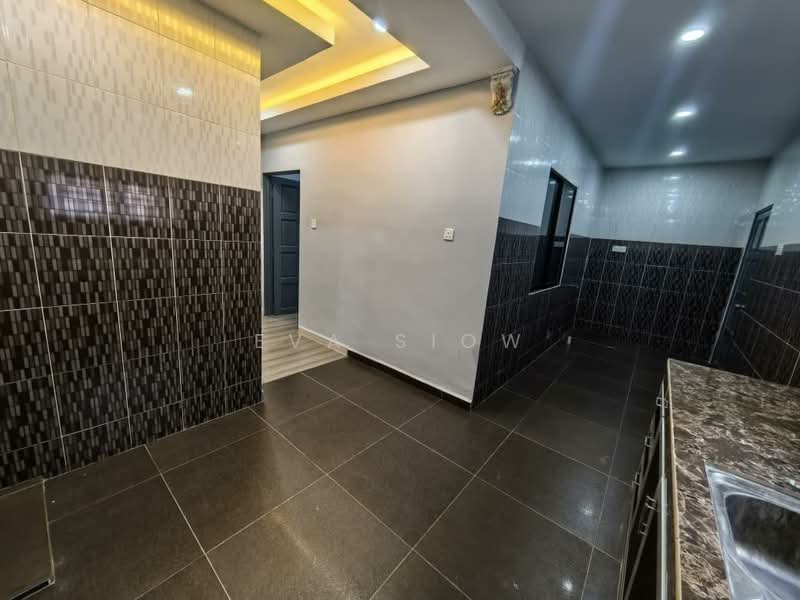 Rumah Teres 1-Tingkat untuk Dijual di Taman Ungku Tun Aminah (Skudai) - Eva Siow - Kitchen - PropertyGuru.com.my