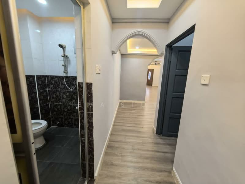 Rumah Teres 1-Tingkat untuk Dijual di Taman Ungku Tun Aminah (Skudai) - Eva Siow - Bathroom - PropertyGuru.com.my