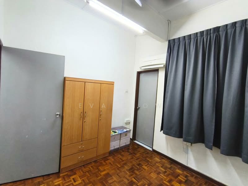 2-storey Terraced House for Sale in Taman Skudai Baru (Skudai) - Eva Siow - Bedroom - PropertyGuru.com.my