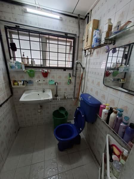 2-storey Terraced House for Sale in Taman Beringin (Jinjang) - Ken Lai - Bathroom - PropertyGuru.com.my