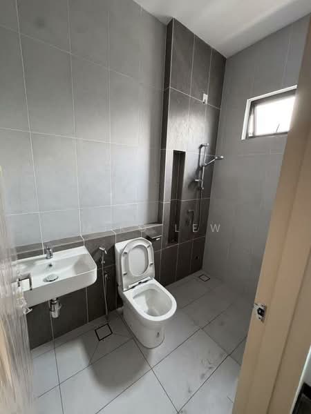 Rumah Teres 2-Tingkat untuk Disewa di Bandar Kinrara Seksyen 8 (Bandar Kinrara) - Miko Lew - Bathroom - PropertyGuru.com.my