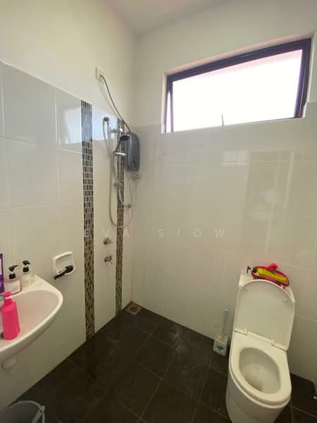 2-storey Terraced House for Sale in Skudai (Johor) - Eva Siow - Bathroom - PropertyGuru.com.my