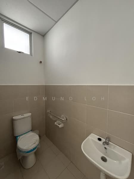 Shop / Office for Rent in Taman Puncak Tropicana (Pekan Nenas) - Edmund Loh - Bathroom - PropertyGuru.com.my