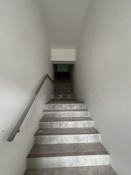 Shop / Office for Rent in Taman Puncak Tropicana (Pekan Nenas) - Edmund Loh - Corridor - PropertyGuru.com.my