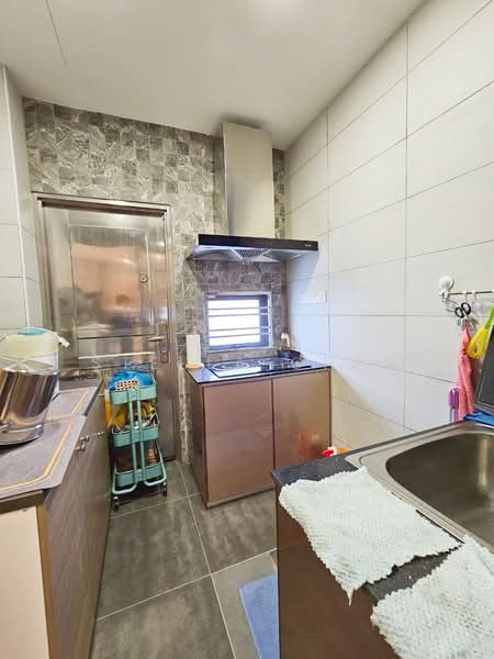 Rumah Teres 2-Tingkat untuk Dijual di Bandar Dato Onn (Tebrau) - Stella Chia - Kitchen - PropertyGuru.com.my