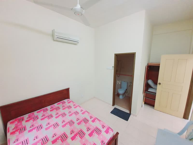 Apartment for Sale at Pangsapuri Bukit Beruang Bestari (University View) - CHIN FN - Bedroom - PropertyGuru.com.my