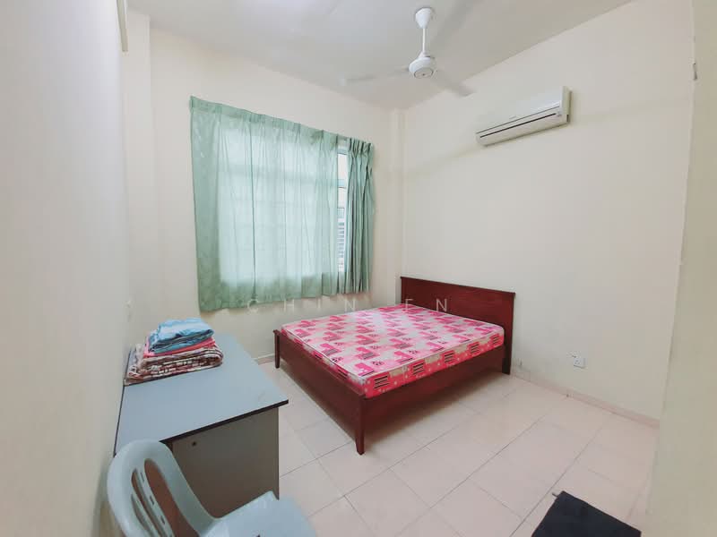 Apartment for Sale at Pangsapuri Bukit Beruang Bestari (University View) - CHIN FN - Bedroom - PropertyGuru.com.my