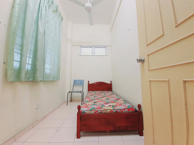 Apartment for Sale at Pangsapuri Bukit Beruang Bestari (University View) - CHIN FN - Bedroom - PropertyGuru.com.my