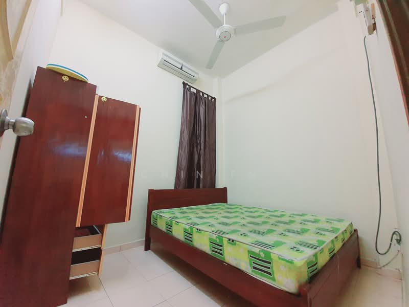 Apartment for Sale at Pangsapuri Bukit Beruang Bestari (University View) - CHIN FN - Bedroom - PropertyGuru.com.my