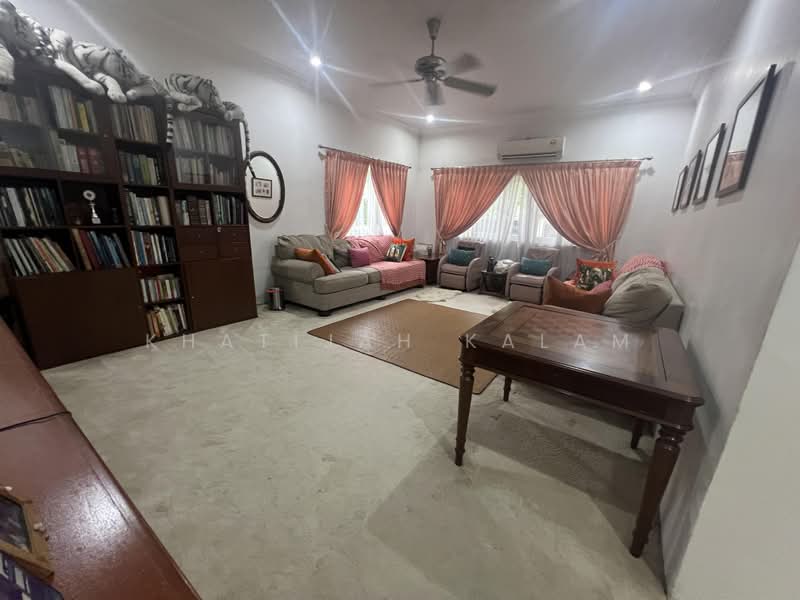 Bungalow House untuk Dijual di Damansara Heights (Kuala Lumpur) - Khatijah Kalam - TV Room - PropertyGuru.com.my