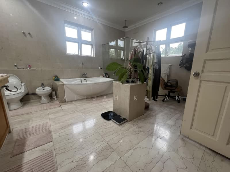 Bungalow House untuk Dijual di Damansara Heights (Kuala Lumpur) - Khatijah Kalam - Bathroom - PropertyGuru.com.my