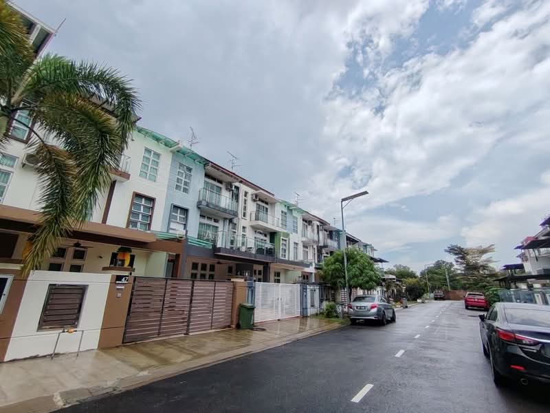 Terraced House for Sale in Bandar Seri Alam (Masai) - Carson . - Exterior - PropertyGuru.com.my