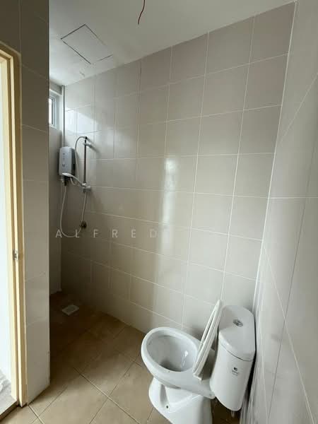 Rumah Bandar untuk Dijual di Kuching (Sarawak) - Alfred Chua - Bathroom - PropertyGuru.com.my
