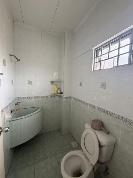 Rumah Teres 2-Tingkat untuk Disewa di Sungai Ara (Penang) - Jeffrey Tan - Bathroom - PropertyGuru.com.my