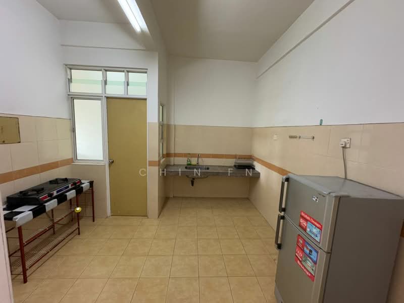 Apartment for Sale at Pangsapuri Bukit Beruang Bestari (University View) - CHIN FN - Kitchen - PropertyGuru.com.my