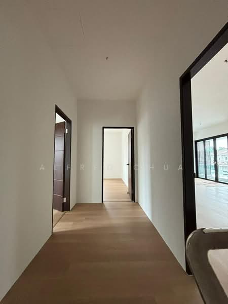 Rumah Berkembar untuk Dijual di Green Heights (Kuching) - Alfred Chua - Corridor - PropertyGuru.com.my