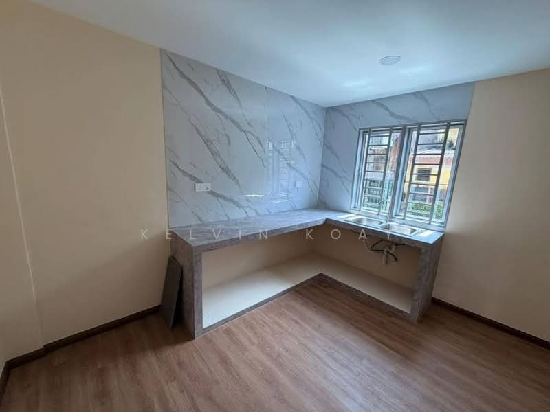 Rumah Teres 2-Tingkat untuk Dijual di Taman Desa Jaya (Johor Bahru) - Kelvin Koay - Kitchen - PropertyGuru.com.my