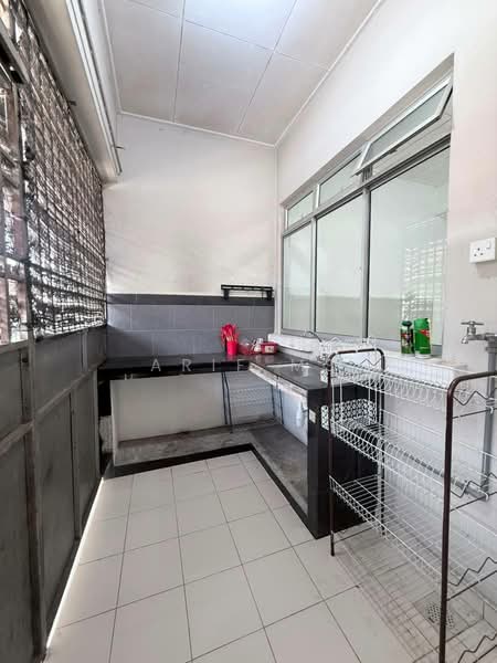 Rumah Teres 1-Tingkat untuk Disewa di Taman Tanjung Puteri Resort (Pasir Gudang) - Arif MS - Kitchen - PropertyGuru.com.my