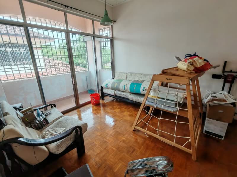 Semi-Detached House for Sale in Taman Bukit Jaya (Ulu Tiram) - Terry Tan - Living Room - PropertyGuru.com.my