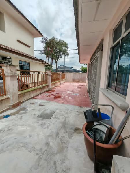 Semi-Detached House for Sale in Taman Bukit Jaya (Ulu Tiram) - Terry Tan - Exterior - PropertyGuru.com.my
