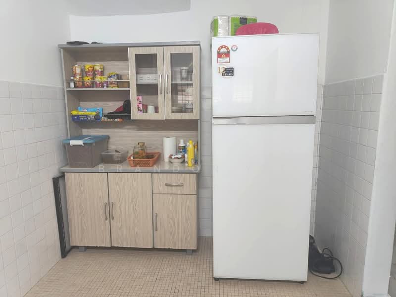 Rumah Teres 2-Tingkat untuk Disewa di Taman Muhibbah (Seri Kembangan) - Brandon Yee - Kitchen - PropertyGuru.com.my