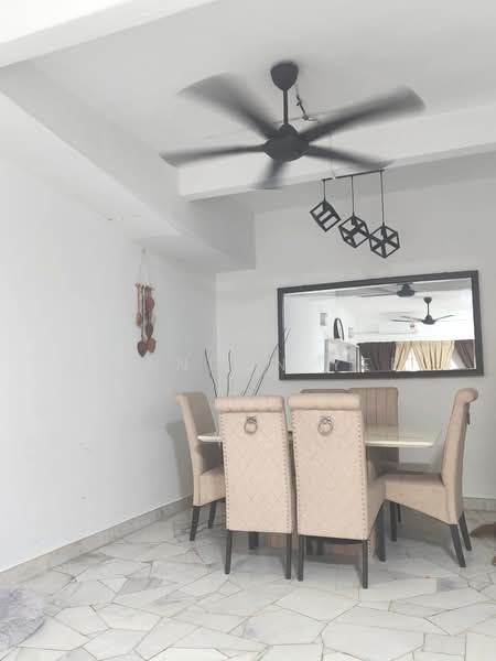 Rumah Teres 2-Tingkat untuk Disewa di Taman Muhibbah (Seri Kembangan) - Brandon Yee - Dining Room - PropertyGuru.com.my