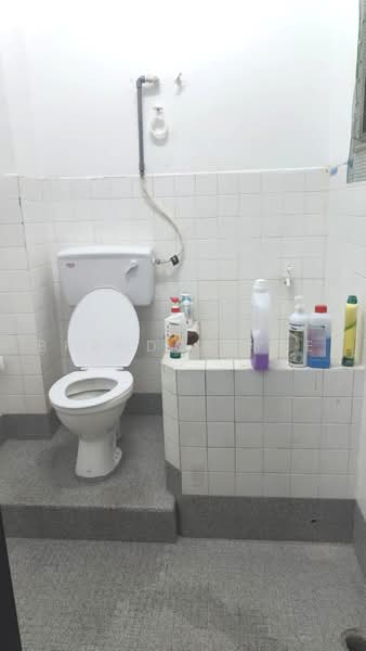Rumah Teres 2-Tingkat untuk Disewa di Taman Muhibbah (Seri Kembangan) - Brandon Yee - Bathroom - PropertyGuru.com.my