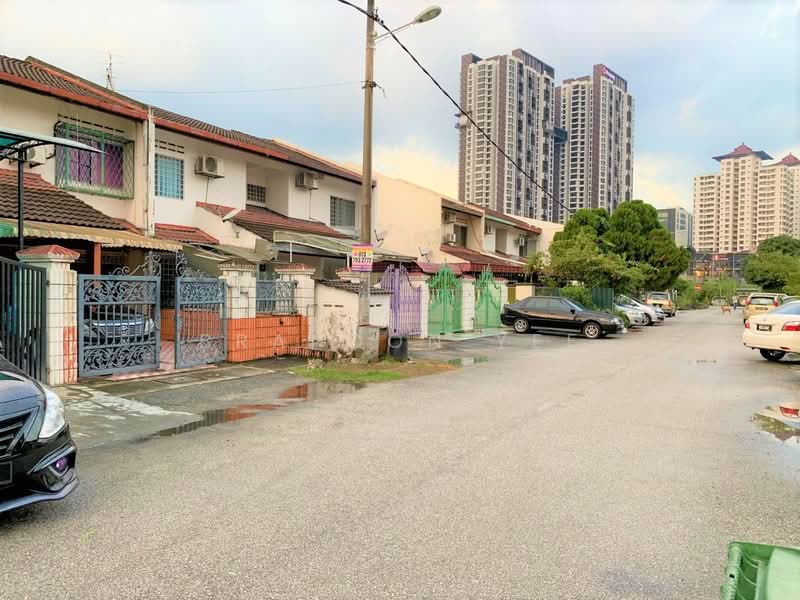 Rumah Teres 2-Tingkat untuk Disewa di Taman Muhibbah (Seri Kembangan) - Brandon Yee - Exterior - PropertyGuru.com.my