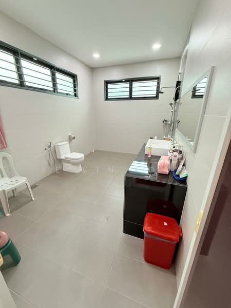 2-storey Terraced House for Sale in Bandar Baru Permas Jaya (Permas Jaya) - Kelvin Koay - Bathroom - PropertyGuru.com.my