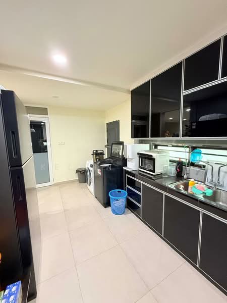 2-storey Terraced House for Sale in Bandar Baru Permas Jaya (Permas Jaya) - Kelvin Koay - Kitchen - PropertyGuru.com.my