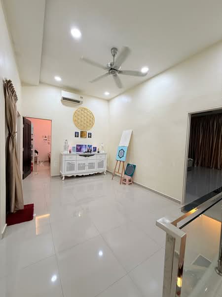 2-storey Terraced House for Sale in Bandar Baru Permas Jaya (Permas Jaya) - Kelvin Koay - Living Room - PropertyGuru.com.my