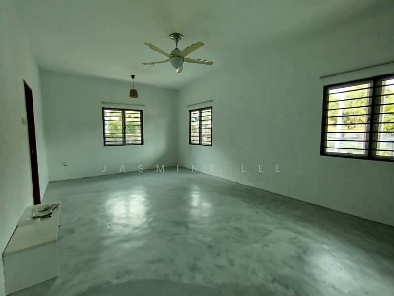 Bungalow House untuk Disewa di Sungai Buloh (Selangor) - Jasmine Lee - Living Room - PropertyGuru.com.my