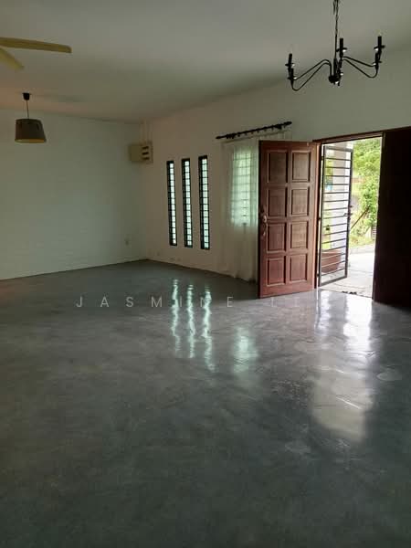 Bungalow House untuk Disewa di Sungai Buloh (Selangor) - Jasmine Lee - Living Room - PropertyGuru.com.my