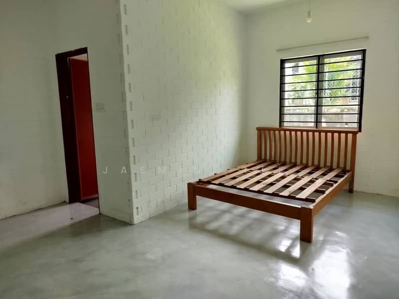 Bungalow House untuk Disewa di Sungai Buloh (Selangor) - Jasmine Lee - Bedroom - PropertyGuru.com.my