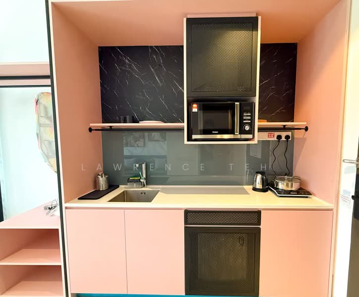 Service Residence for Sale at R&F Princess Cove Phase 1 - Lawrence Teh - Kitchen - PropertyGuru.com.my