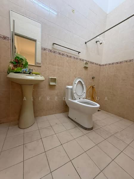 2-storey Terraced House for Sale in Stapok (Kuching) - Alfred Chua - Bathroom - PropertyGuru.com.my