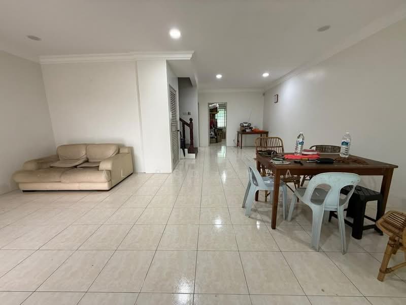 2-storey Terraced House for Sale in Stapok (Kuching) - Alfred Chua - Living Room - PropertyGuru.com.my