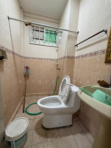 2-storey Terraced House for Sale in Stapok (Kuching) - Alfred Chua - Bathroom - PropertyGuru.com.my