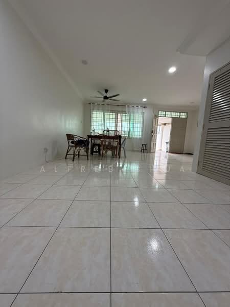 2-storey Terraced House for Sale in Stapok (Kuching) - Alfred Chua - Dining Room - PropertyGuru.com.my