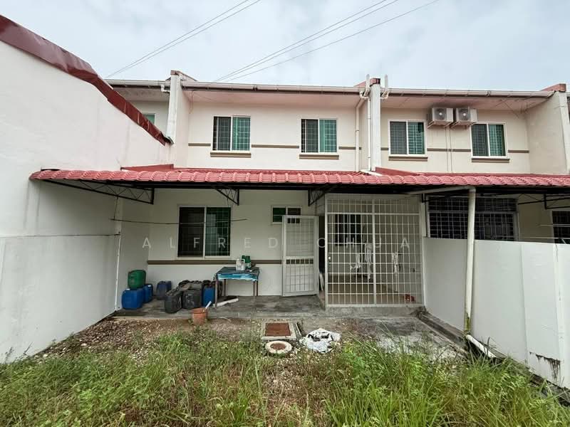 2-storey Terraced House for Sale in Stapok (Kuching) - Alfred Chua - Exterior - PropertyGuru.com.my