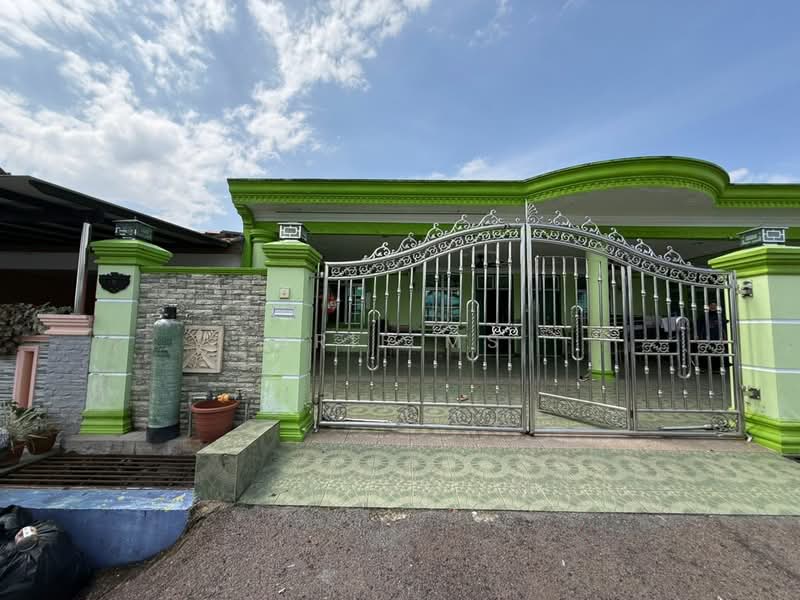 Bungalow House for Sale in Taman Bukit Tiram (Ulu Tiram) - Arif MS - Exterior - PropertyGuru.com.my