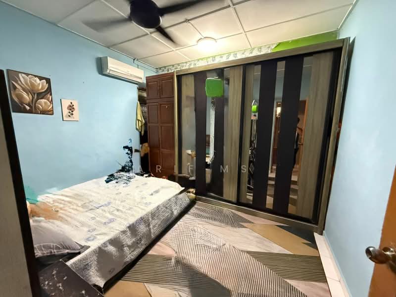 Bungalow House for Sale in Taman Bukit Tiram (Ulu Tiram) - Arif MS - Bedroom - PropertyGuru.com.my