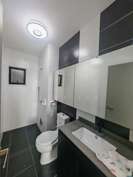 Service Residence for Sale at Sky View - Terry Tan - Bathroom - PropertyGuru.com.my